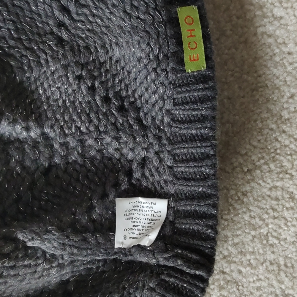 Angora Rabbit beanie - Picture 3 of 6